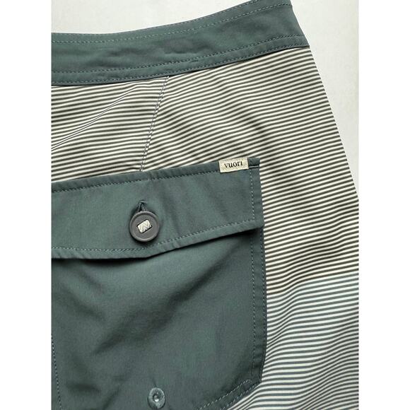 Vuori Cruise Board Shorts - Smoke Wave Stripe - Size 34 - Picture 8 of 10